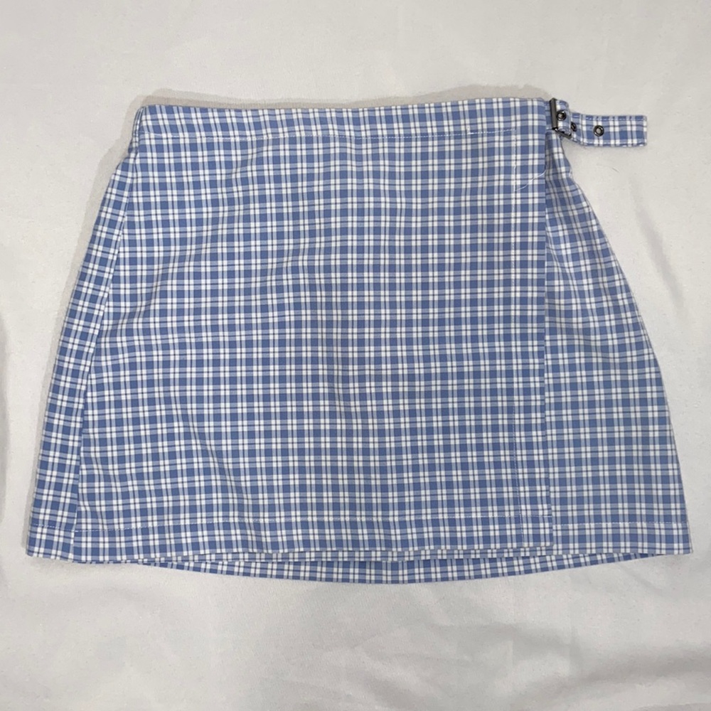 Wild Fable small plaid belted skirt - trendy cute short light blue & white